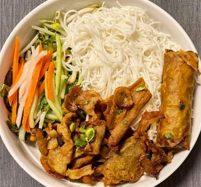 B3 - Grilled Pork & Egg Rolls - Bún Thịt Nướng Chả Giò.