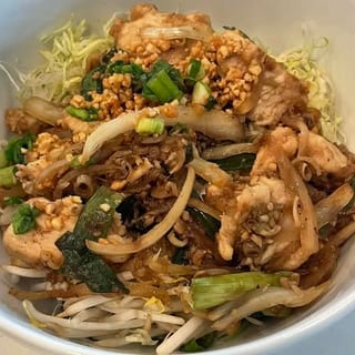 B8 - Wokked Lemongrass Chicken Vermicelli - Bún Gà Xào Xả